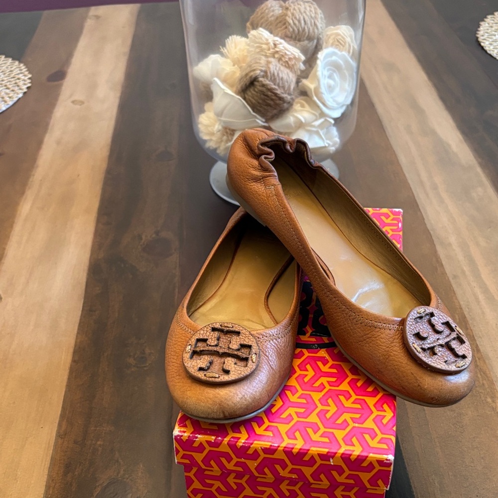 Tory Burch Women's Tan Leather Flats